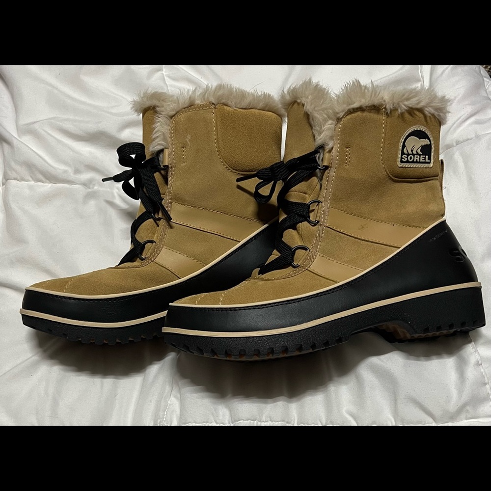 NWOT  8.5 Sorel boots